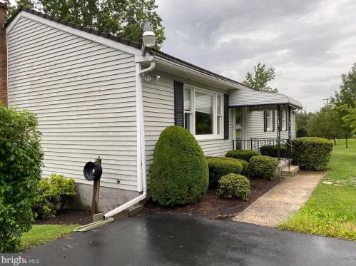 1474 Old Bernville Rd, Dauberville PA  19533-9127 exterior