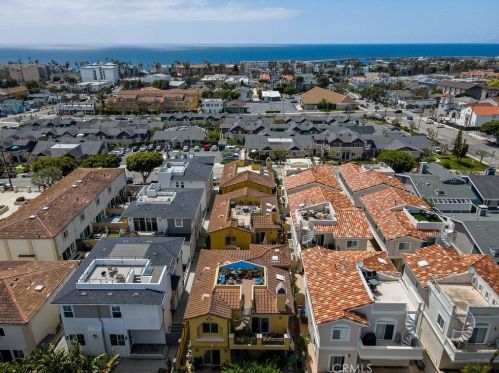 110 Francisca Ave, Redondo Beach CA  90277-3113 exterior