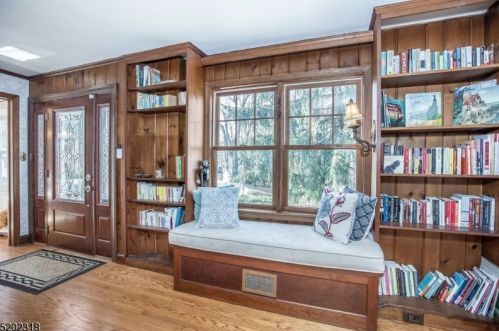 42 King George Rd, Warren NJ  07059-7045 exterior