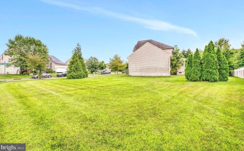 602 Archibald Ln, Florence NJ  08518-4010 exterior