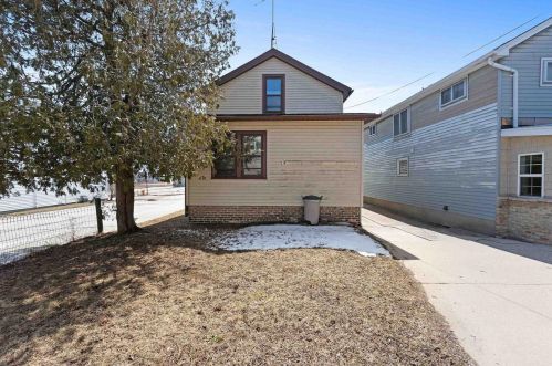 1304 19th St, Two Rivers WI  54241-2601 exterior