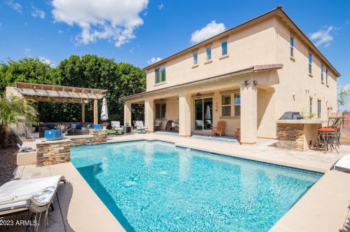 1865 Mia Ln, Gilbert, AZ 85298-3214