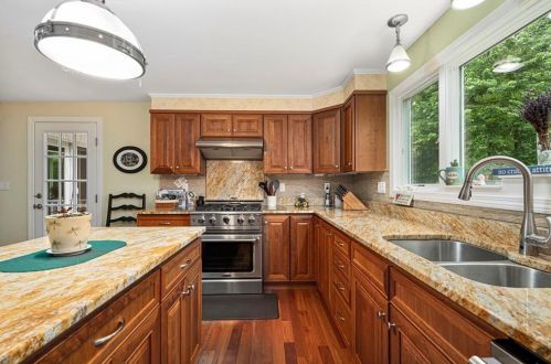 434 Quidnessett Rd, North Kingstown RI  02852-1500 exterior