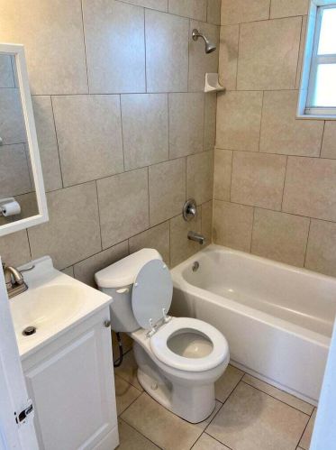 549 21st St, West Palm Beach FL  33407-5831 exterior