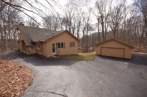3800 Ridge Rd, Kewaskum, WI 53040-9462