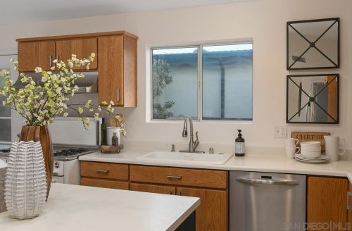 2435 Frankfort St, San Diego CA 92110-3314 exterior