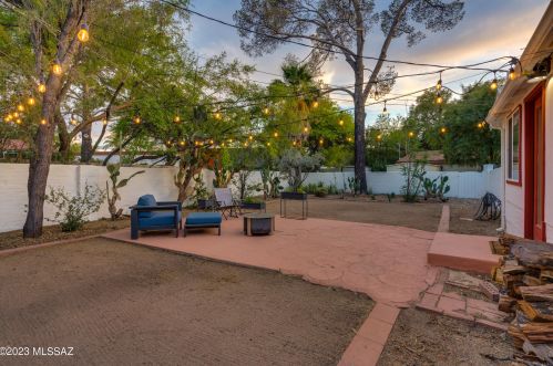 221 Calle De Jardin, Tucson AZ  85711-3406 exterior