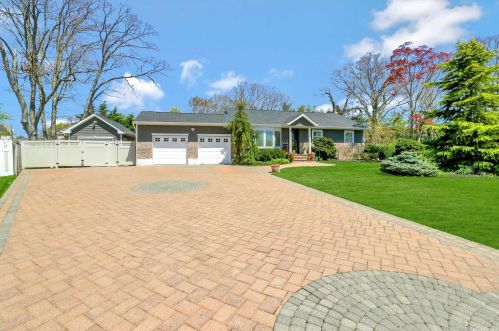 7 Rosella Ct, Babylon, NY 11704-6922