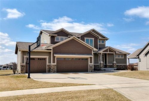 1213 45th St, Ankeny, IA 50021-6875