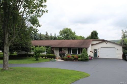 238 Wyoming St, Warsaw, NY 14569-9523