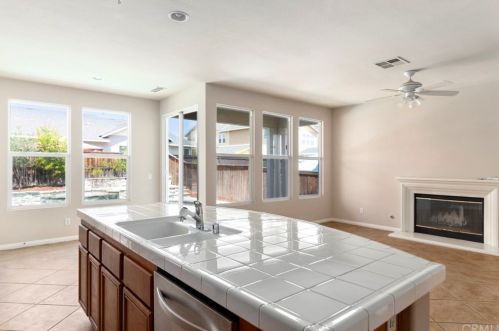 28926 Kennebunk Ct, Temecula CA  92591-7534 exterior