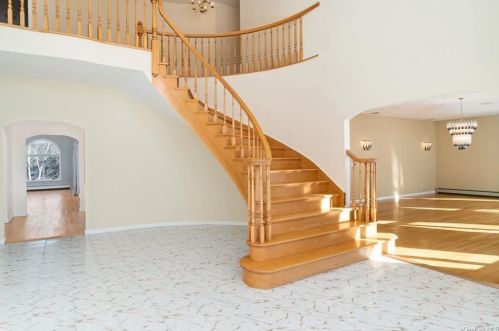 245 Bear Ridge Rd, Pleasantville NY  10570-1801 exterior