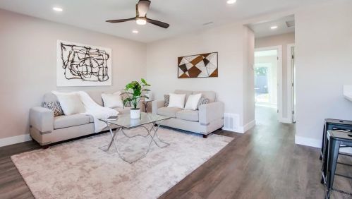 250 Delphinium St, Encinitas CA  92024-3303 exterior