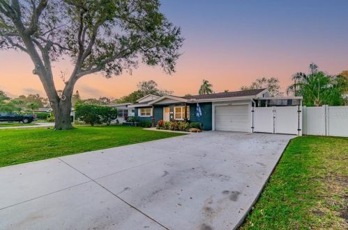 1649 46th Ave, Saint Petersburg, FL 33714-4247