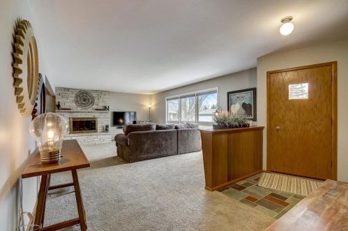 1430 Orchard Ter, Oconomowoc, WI 53066-3426