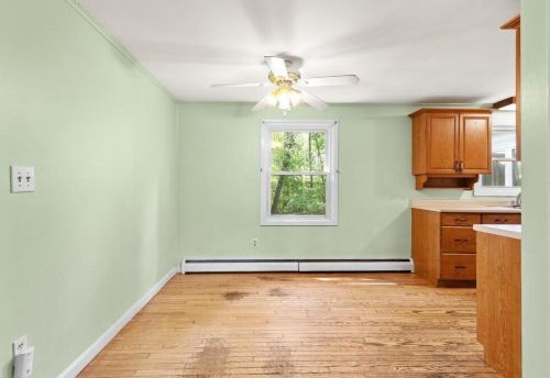 1 Nolet Ave, Salem NH  03079-1756 exterior