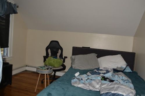 356 Chestnut St, New Britain CT 06051-2307 exterior