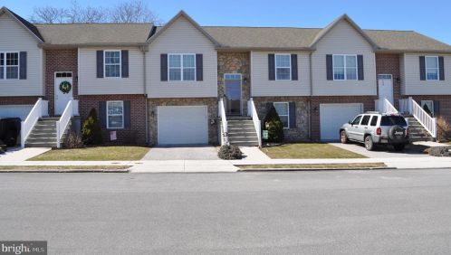 180 Krug Ave, Hanover, PA 17331-2132