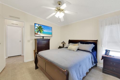 243 Mangrove Bay Pl, Fort Pierce FL  34982-7929 exterior