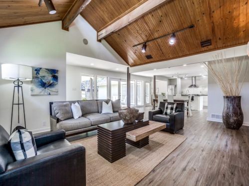 6406 Clubhouse Cir, Dallas, TX 75240-5445