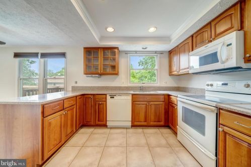 1304 Cold Harbor Ct, Herndon VA 20170-2018 exterior