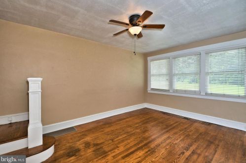 335 Stuart Ave, Downingtown PA  19335-2574 exterior