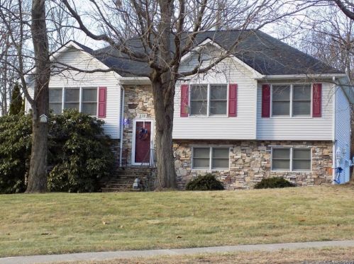 72 Tiffany Ln, Bristol, CT 06010-9425