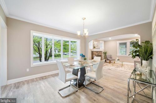 430 Manor Rd, Beverly NJ  08010-1028 exterior