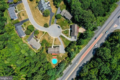 239 Hawkes Ct, Hockessin DE  19707-1351 exterior