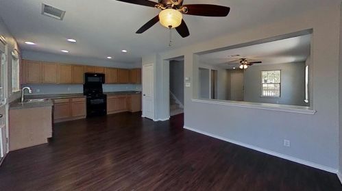 355 Mcgarity, Uhland TX  78640-5889 exterior