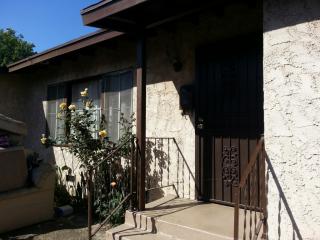 230 120th St, Los Angeles, CA 90061-2404
