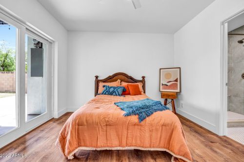 1111 Bethany Home Rd, Phoenix AZ  85014-2229 exterior