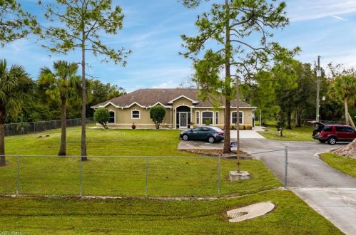 4415 28th Ave, Naples, FL 34116-7831