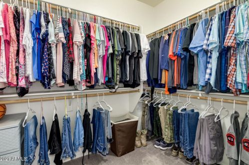 1637 Vineyard Plains Dr, Queen Creek AZ  exterior