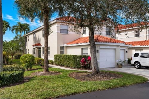 945 Eastham Way, Naples, FL 34104-8752
