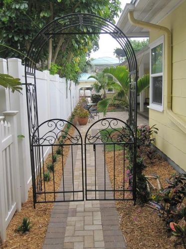 320 10th Ave, Saint Petersburg, FL 33701-1732