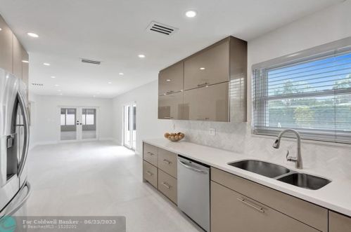 3850 36th Ave, Hollywood FL  33021-1900 exterior