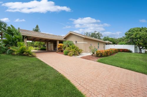 850 Barfield Dr, Marco Island, FL 34145-2305