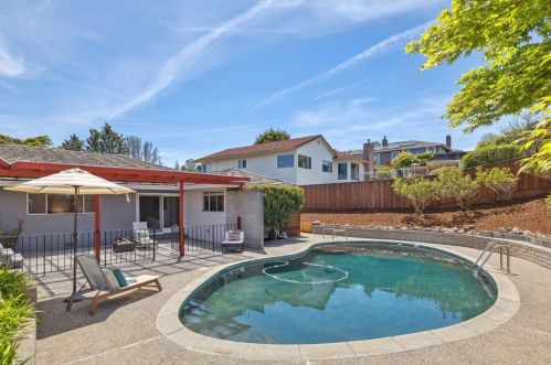 1276 Encina Dr, Millbrae CA 94030-2839 exterior