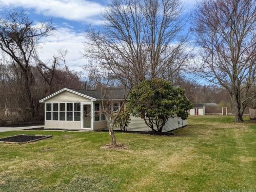147 Kimball Rd, Norwich, CT 06351-2811