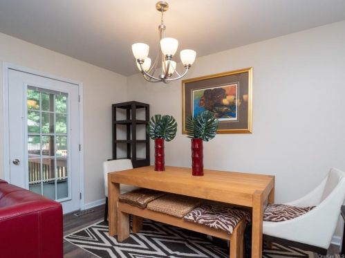 248 Crestwood Ct, Fishkill NY  12524-3312 exterior