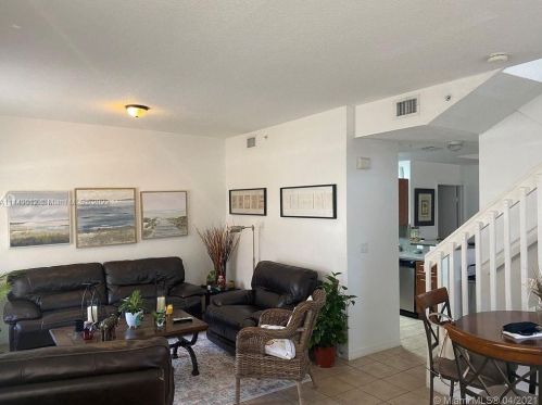 906 143rd Ave, Hollywood FL  33027-6155 exterior