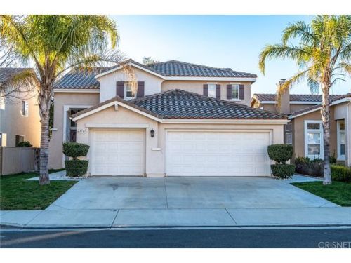 23717 Oak Cir, Santa Clarita, CA 91321-4627