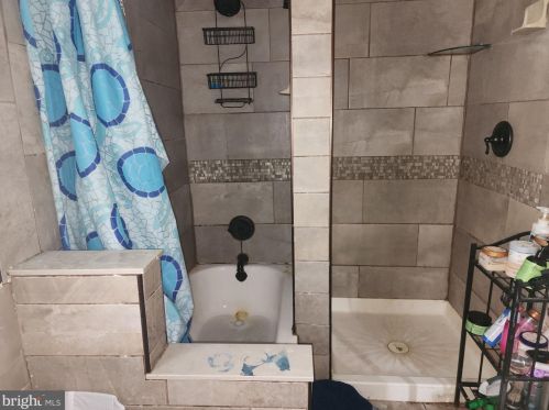 3 Grv Ave, West Deptford NJ  08063-1526 exterior