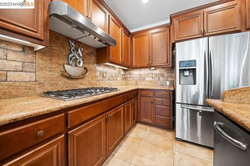 9744 Golden Sky Way, Gilroy CA  95020-9663 exterior