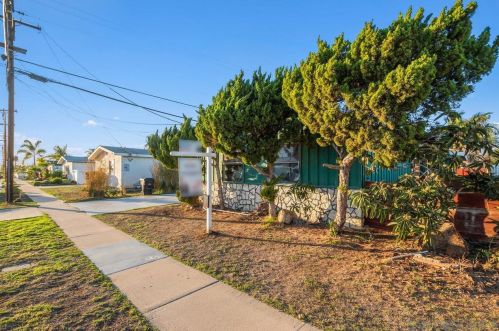 3812 Conrad Ave, San Diego CA 92117-2018 exterior