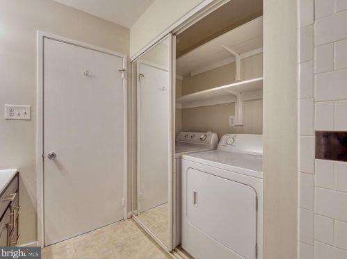 11308 Gatesborough Ln, Herndon VA 20191-3605 exterior