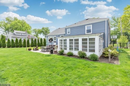 2 Lenhome Dr, Cranford NJ 07016-2954 exterior