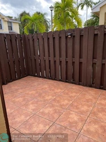 9571 3rd Ct, Hollywood, FL 33025-4622