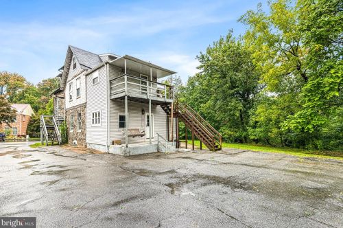 1013 Talcon Dr, Wilmington DE  19804-1242 exterior